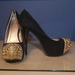 High heel pumps